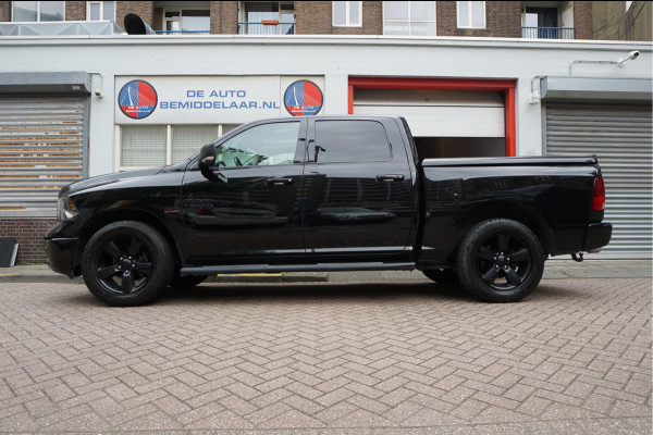 Dodge Ram 1500 5.7 V8 HEMI 4WD | BLACK OPTIC | Classic | 300L LPG | APPLE CARPLAY | Stoel- stuurverwarming | Navigatie | Pano-dak |