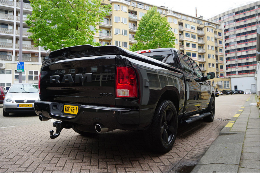 Dodge Ram 1500 5.7 V8 HEMI 4WD | BLACK OPTIC | Classic | 300L LPG | APPLE CARPLAY | Stoel- stuurverwarming | Navigatie | Pano-dak |