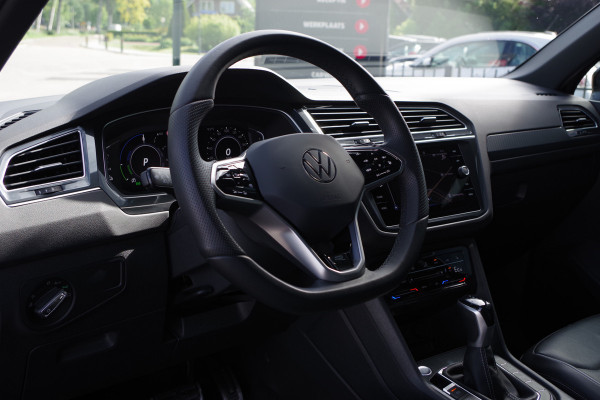 Volkswagen Tiguan 1.4 TSI eHybrid 245 PK R-Line BNS+, Leder, Panoramadak, Trekhaak, Memory
