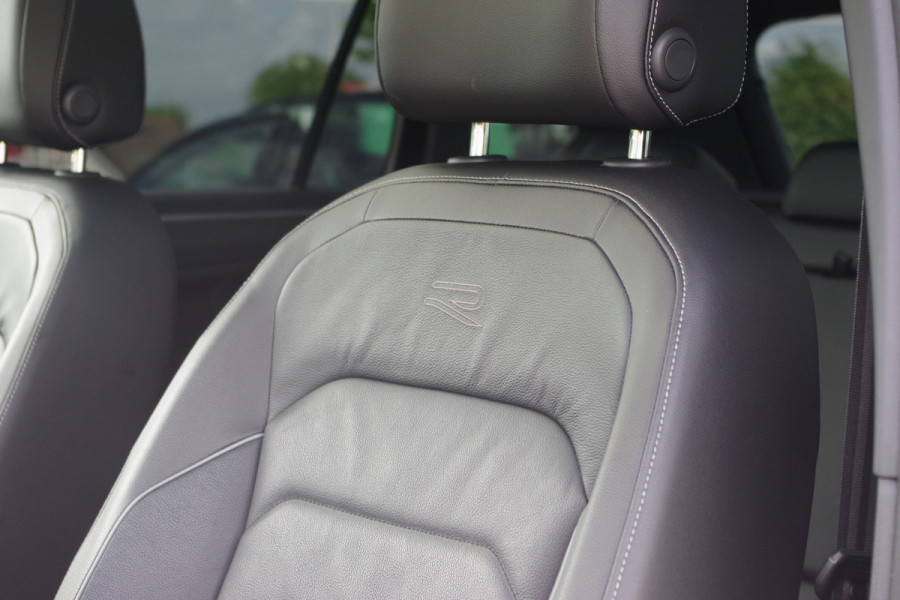 Volkswagen Tiguan 1.4 TSI eHybrid 245 PK R-Line BNS+, Leder, Panoramadak, Trekhaak, Memory