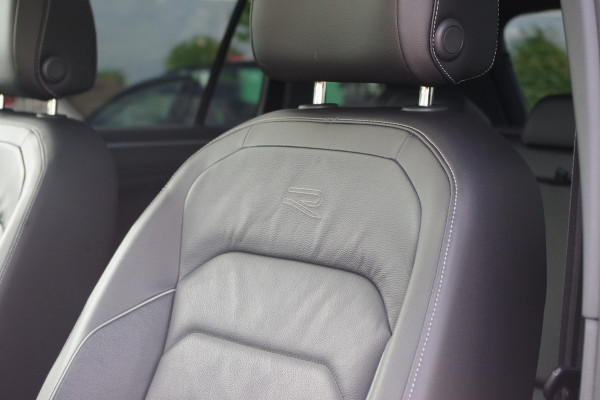 Volkswagen Tiguan 1.4 TSI eHybrid 245 PK R-Line BNS+, Leder, Panoramadak, Trekhaak, Memory
