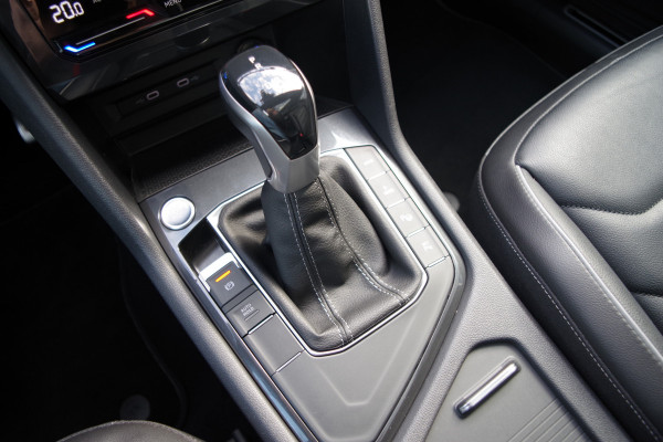 Volkswagen Tiguan 1.4 TSI eHybrid 245 PK R-Line BNS+, Leder, Panoramadak, Trekhaak, Memory