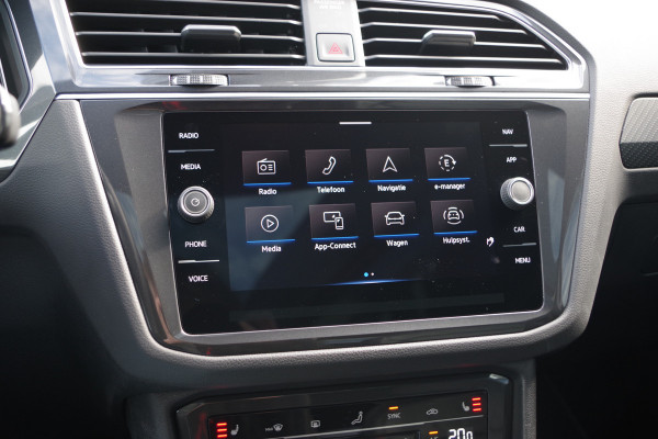 Volkswagen Tiguan 1.4 TSI eHybrid 245 PK R-Line BNS+, Leder, Panoramadak, Trekhaak, Memory