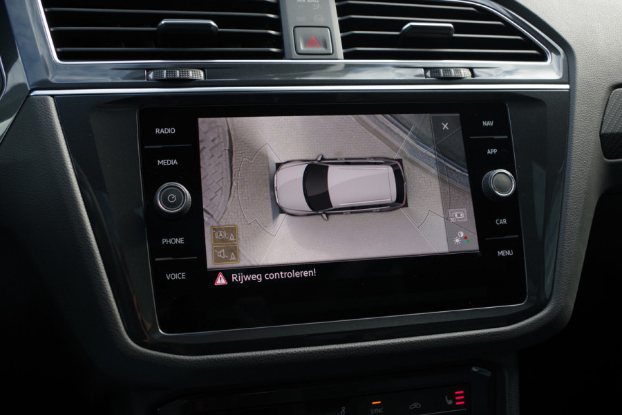 Volkswagen Tiguan 1.4 TSI eHybrid 245 PK R-Line BNS+, Leder, Panoramadak, Trekhaak, Memory