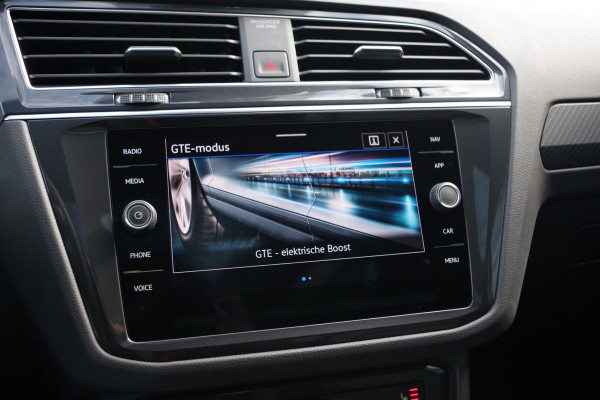 Volkswagen Tiguan 1.4 TSI eHybrid 245 PK R-Line BNS+, Leder, Panoramadak, Trekhaak, Memory