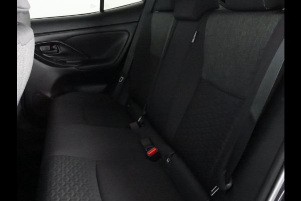 Toyota Yaris Cross 1.5 HYBRID DYNAMIC BLACKLINE GARANTIE 4-2033 CARPLAY NAVIGATIE . ADAPTIEVE CRUISE CONTROL .