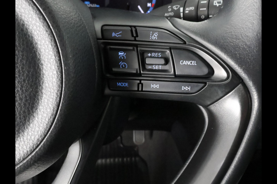 Toyota Yaris Cross 1.5 HYBRID DYNAMIC BLACKLINE GARANTIE 4-2033 CARPLAY NAVIGATIE . ADAPTIEVE CRUISE CONTROL .