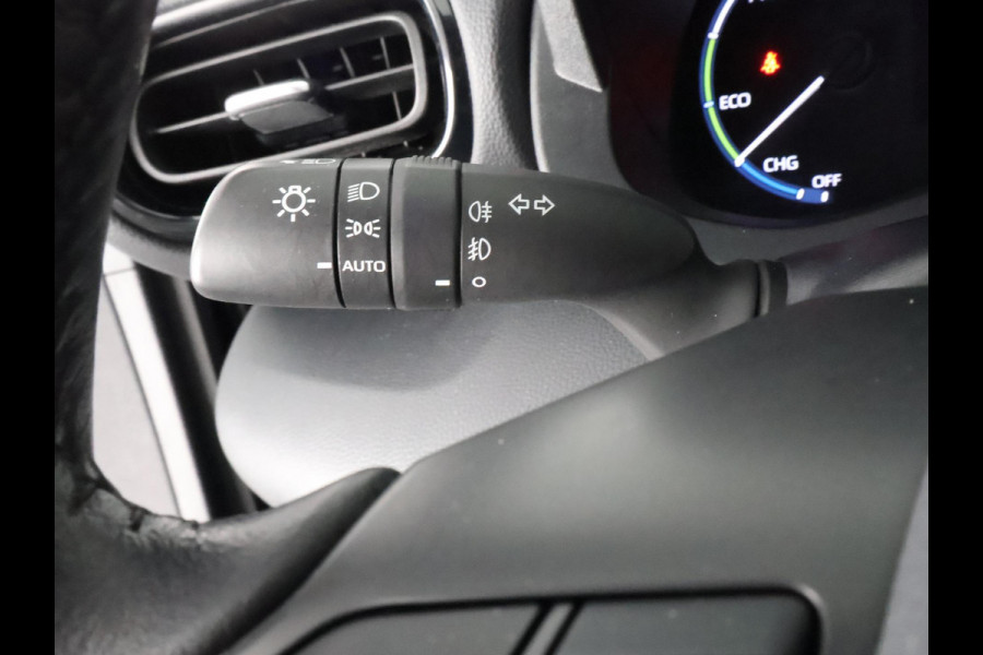 Toyota Yaris Cross 1.5 HYBRID DYNAMIC BLACKLINE GARANTIE 4-2033 CARPLAY NAVIGATIE . ADAPTIEVE CRUISE CONTROL .