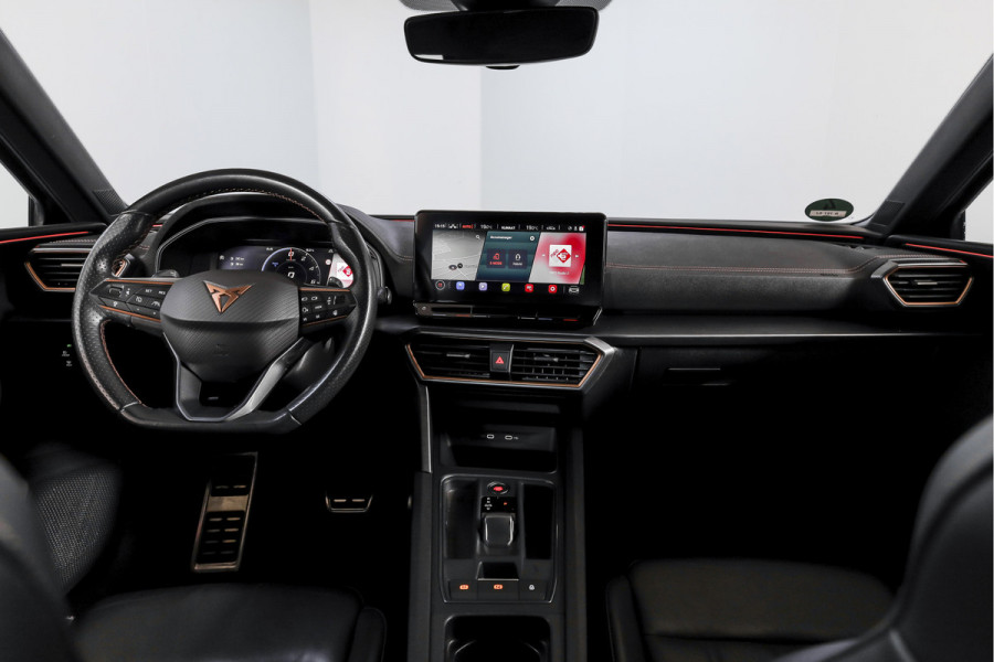 CUPRA Leon Sportstourer 1.4 e-Hybrid 245 PK VZ Performance | Elek. Trekhaak | Memory | Dig. Cockpit | Adapt. Cruise | Stoel-+Stuurverw. | Leder | Camera | NAV+App. Connect | ECC | LM 19" |