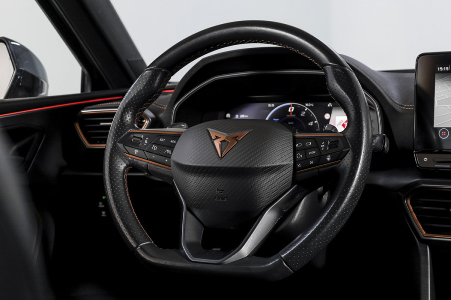CUPRA Leon Sportstourer 1.4 e-Hybrid 245 PK VZ Performance | Elek. Trekhaak | Memory | Dig. Cockpit | Adapt. Cruise | Stoel-+Stuurverw. | Leder | Camera | NAV+App. Connect | ECC | LM 19" |