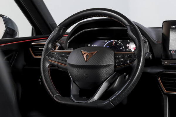CUPRA Leon Sportstourer 1.4 e-Hybrid 245 PK VZ Performance | Elek. Trekhaak | Memory | Dig. Cockpit | Adapt. Cruise | Stoel-+Stuurverw. | Leder | Camera | NAV+App. Connect | ECC | LM 19" |