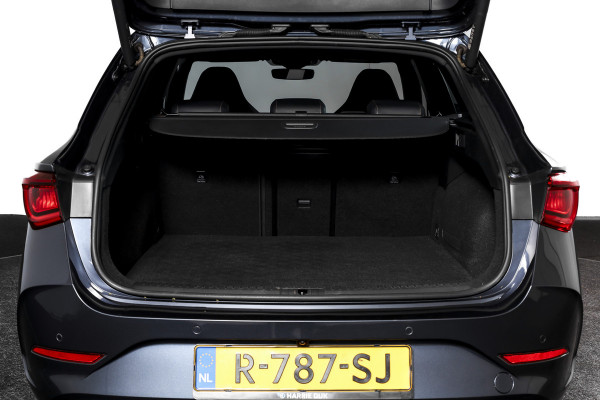 CUPRA Leon Sportstourer 1.4 e-Hybrid 245 PK VZ Performance | Elek. Trekhaak | Memory | Dig. Cockpit | Adapt. Cruise | Stoel-+Stuurverw. | Leder | Camera | NAV+App. Connect | ECC | LM 19" |