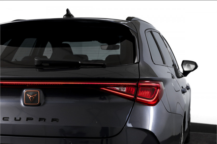 CUPRA Leon Sportstourer 1.4 e-Hybrid 245 PK VZ Performance | Elek. Trekhaak | Memory | Dig. Cockpit | Adapt. Cruise | Stoel-+Stuurverw. | Leder | Camera | NAV+App. Connect | ECC | LM 19" |