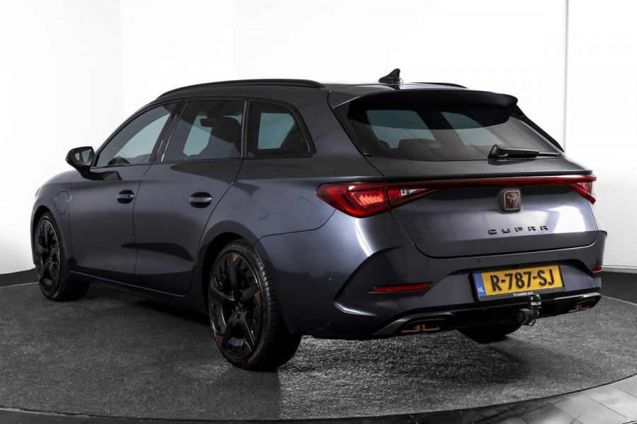 CUPRA Leon Sportstourer 1.4 e-Hybrid 245 PK VZ Performance | Elek. Trekhaak | Memory | Dig. Cockpit | Adapt. Cruise | Stoel-+Stuurverw. | Leder | Camera | NAV+App. Connect | ECC | LM 19" |