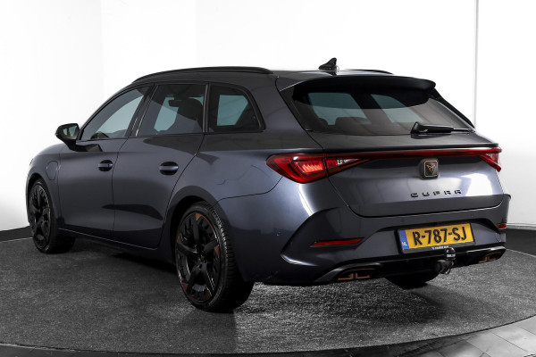 CUPRA Leon Sportstourer 1.4 e-Hybrid 245 PK VZ Performance | Elek. Trekhaak | Memory | Dig. Cockpit | Adapt. Cruise | Stoel-+Stuurverw. | Leder | Camera | NAV+App. Connect | ECC | LM 19" |