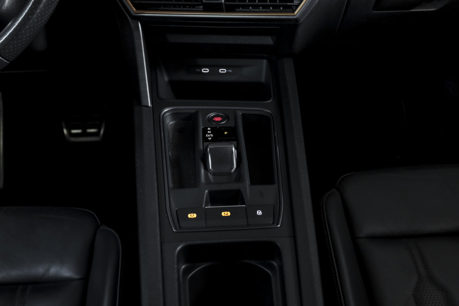 CUPRA Leon Sportstourer 1.4 e-Hybrid 245 PK VZ Performance | Elek. Trekhaak | Memory | Dig. Cockpit | Adapt. Cruise | Stoel-+Stuurverw. | Leder | Camera | NAV+App. Connect | ECC | LM 19" |