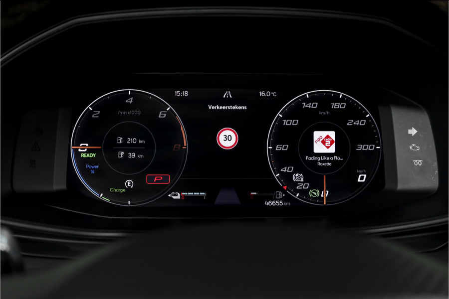 CUPRA Leon Sportstourer 1.4 e-Hybrid 245 PK VZ Performance | Elek. Trekhaak | Memory | Dig. Cockpit | Adapt. Cruise | Stoel-+Stuurverw. | Leder | Camera | NAV+App. Connect | ECC | LM 19" |