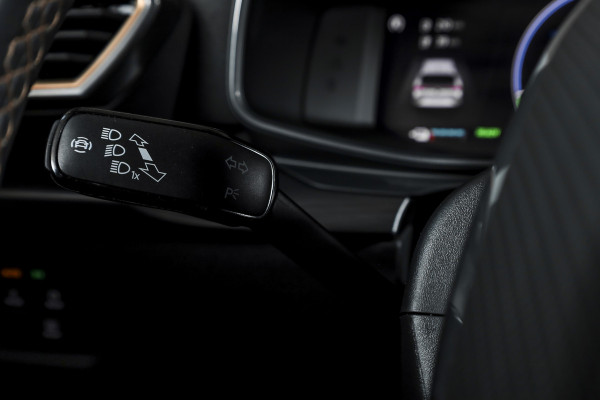 CUPRA Leon Sportstourer 1.4 e-Hybrid 245 PK VZ Performance | Elek. Trekhaak | Memory | Dig. Cockpit | Adapt. Cruise | Stoel-+Stuurverw. | Leder | Camera | NAV+App. Connect | ECC | LM 19" |