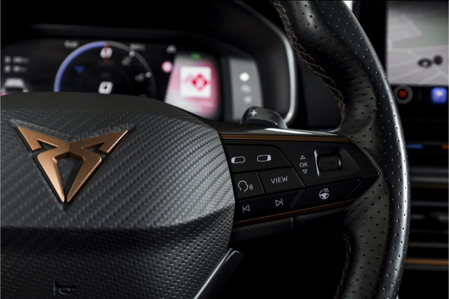 CUPRA Leon Sportstourer 1.4 e-Hybrid 245 PK VZ Performance | Elek. Trekhaak | Memory | Dig. Cockpit | Adapt. Cruise | Stoel-+Stuurverw. | Leder | Camera | NAV+App. Connect | ECC | LM 19" |