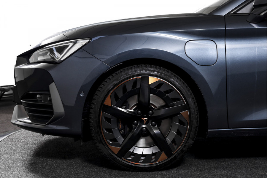 CUPRA Leon Sportstourer 1.4 e-Hybrid 245 PK VZ Performance | Elek. Trekhaak | Memory | Dig. Cockpit | Adapt. Cruise | Stoel-+Stuurverw. | Leder | Camera | NAV+App. Connect | ECC | LM 19" |