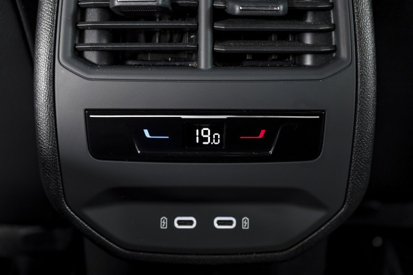CUPRA Leon Sportstourer 1.4 e-Hybrid 245 PK VZ Performance | Elek. Trekhaak | Memory | Dig. Cockpit | Adapt. Cruise | Stoel-+Stuurverw. | Leder | Camera | NAV+App. Connect | ECC | LM 19" |