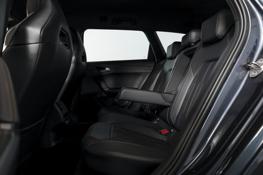 CUPRA Leon Sportstourer 1.4 e-Hybrid 245 PK VZ Performance | Elek. Trekhaak | Memory | Dig. Cockpit | Adapt. Cruise | Stoel-+Stuurverw. | Leder | Camera | NAV+App. Connect | ECC | LM 19" |