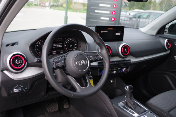 Audi Q2 35 TFSI 150 PK Automaat S-Line Edition, Panoramadak, LED, Camera, Cruise Control