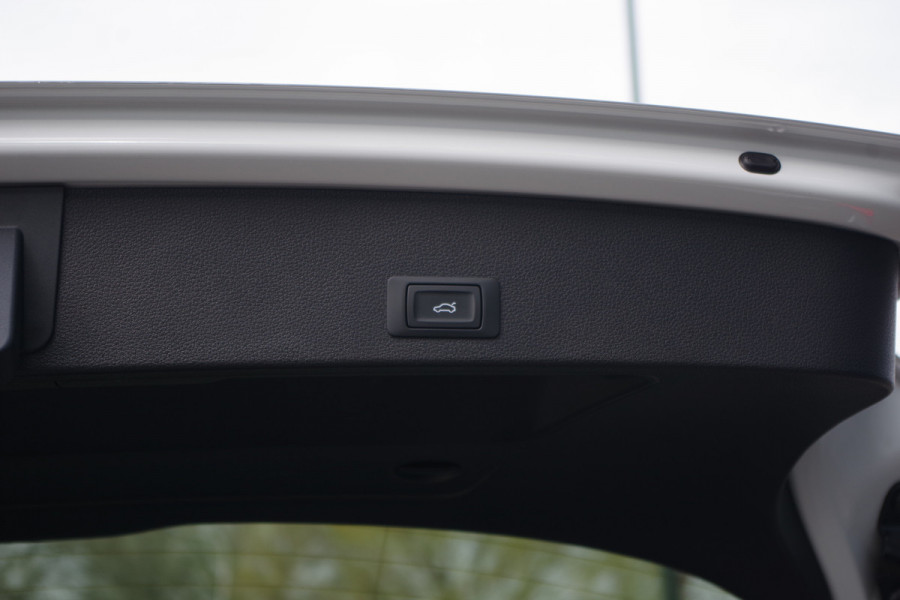 Audi Q2 35 TFSI 150 PK Automaat S-Line Edition, Panoramadak, LED, Camera, Cruise Control
