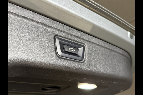 BMW 3 Serie Touring 330e | M-pakket | Lederen sportstoelen | Harman/Kardon | Sfeerverlichting | Full LED