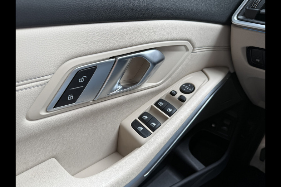 BMW 3 Serie Touring 330e | M-pakket | Lederen sportstoelen | Harman/Kardon | Sfeerverlichting | Full LED