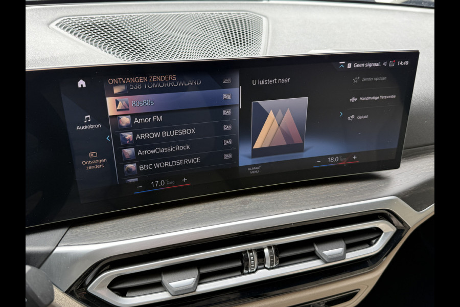 BMW 3 Serie Touring 330e | M-pakket | Lederen sportstoelen | Harman/Kardon | Sfeerverlichting | Full LED