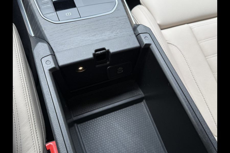 BMW 3 Serie Touring 330e | M-pakket | Lederen sportstoelen | Harman/Kardon | Sfeerverlichting | Full LED