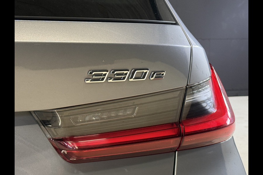 BMW 3 Serie Touring 330e | M-pakket | Lederen sportstoelen | Harman/Kardon | Sfeerverlichting | Full LED