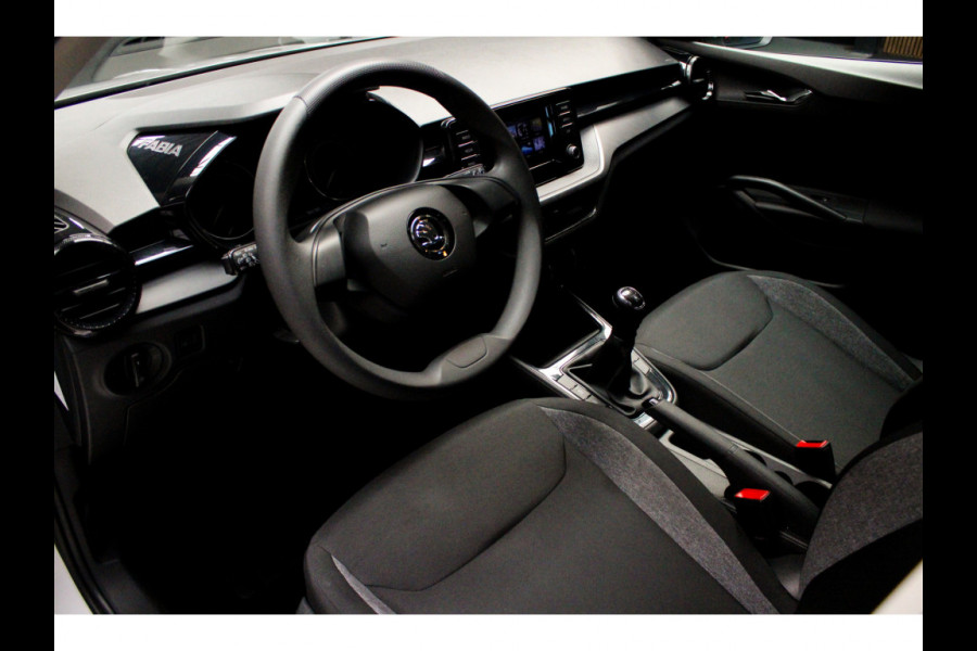 Škoda Fabia 1.0 Navi Airco Stoelverwarm. PDC Cruise Carplay BTW auto