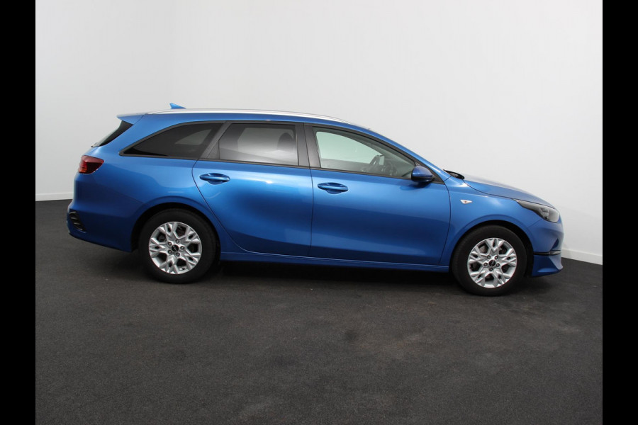 Kia Ceed Sportswagon 1.0 T-GDi DynamicLine Navigatie Apple Carplay/Android auto Climate control Adaptieve Cruise control LED Achteruitrijcamera Stuurverwarming Stoelverwarming Apple Carplay/ Android Auto Lichtmetalen velgen Navigatie Radio