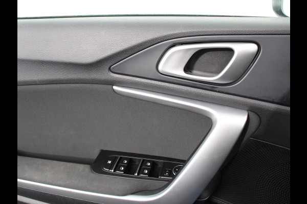 Kia Ceed Sportswagon 1.0 T-GDi DynamicLine Navigatie Apple Carplay/Android auto Climate control Adaptieve Cruise control LED Achteruitrijcamera Stuurverwarming Stoelverwarming Apple Carplay/ Android Auto Lichtmetalen velgen Navigatie Radio