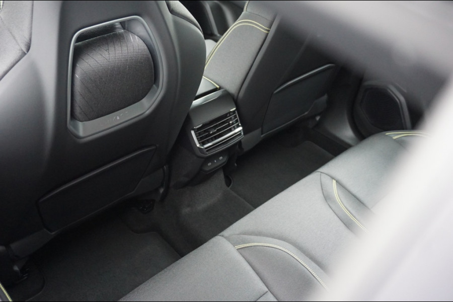 Lynk & Co 01 272PK Core PLUG IN HYBRID | NW MODEL | 1.800 TREKGEWICHT