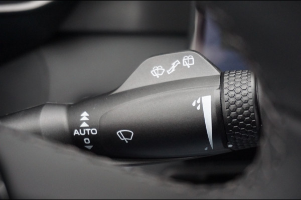 Lynk & Co 01 272PK Core PLUG IN HYBRID | NW MODEL | 1.800 TREKGEWICHT