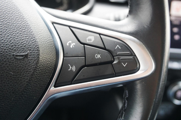 Renault Clio 1.0 TCe Intens/Half leer/Groot navigatie/Carplay/ Camera.