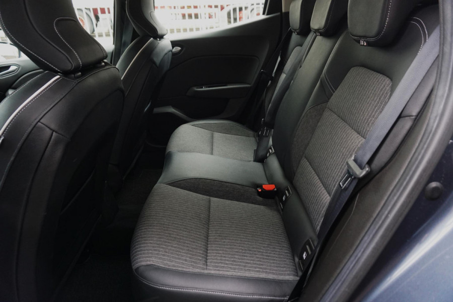 Renault Clio 1.0 TCe Intens/Half leer/Groot navigatie/Carplay/ Camera.