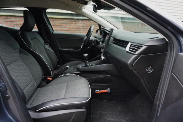 Renault Clio 1.0 TCe Intens/Half leer/Groot navigatie/Carplay/ Camera.