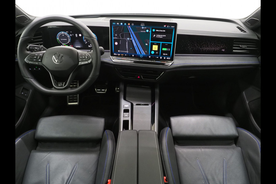 Volkswagen Passat Variant 1.5 eHybrid R-Line Edition | Panoramadak | Vol Leder | Harman/Kardon | HUD | Massage | Trekhaak