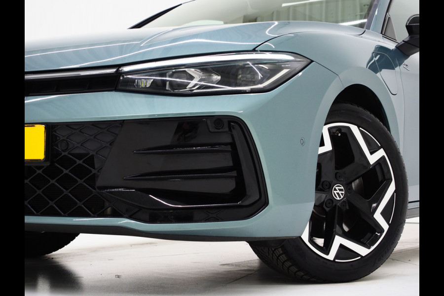 Volkswagen Passat Variant 1.5 eHybrid R-Line Edition | Panoramadak | Vol Leder | Harman/Kardon | HUD | Massage | Trekhaak