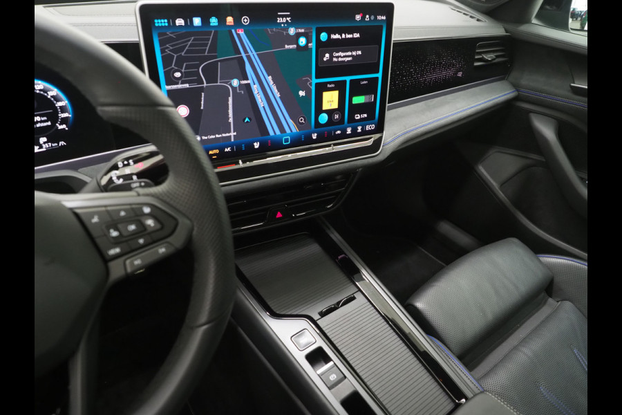 Volkswagen Passat Variant 1.5 eHybrid R-Line Edition | Panoramadak | Vol Leder | Harman/Kardon | HUD | Massage | Trekhaak