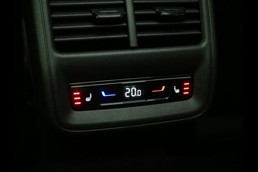 Volkswagen Passat Variant 1.5 eHybrid R-Line Edition | Panoramadak | Vol Leder | Harman/Kardon | HUD | Massage | Trekhaak
