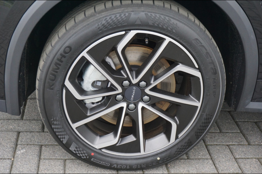 Lynk & Co 01 272PK Core PLUG IN HYBRID | NW MODEL | 1.800 TREKGEWICHT
