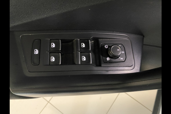 Volkswagen T-Roc 1.5 TSI Sport Carplay / Navigatie / Camera