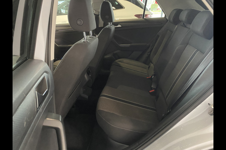 Volkswagen T-Roc 1.5 TSI Sport Carplay / Navigatie / Camera