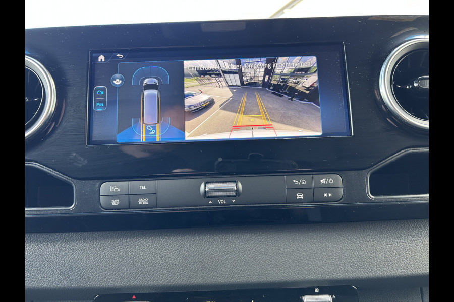 Mercedes-Benz eSprinter 320 L2 Pro 81kWh / Snel laden 115Kw / Trekhaak / MBUX / Navigatie / Camera / Cruise control / Airco / 270 Graden achterdeuren