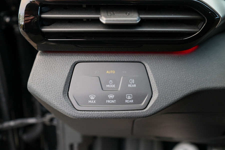 Volkswagen ID.4 Pro Performance 77 kWh | BTW | CAMERA | TREKHAAK | ACC | STOELVERWARMING |